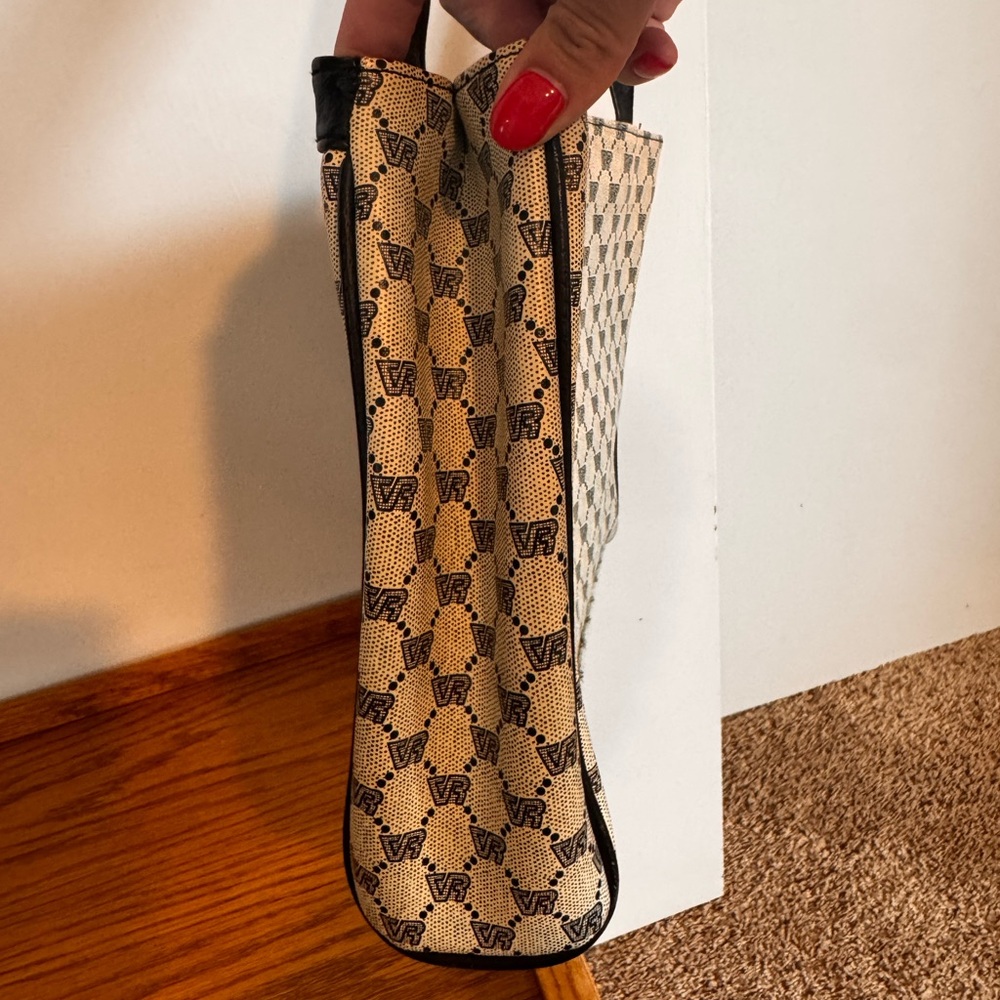 Vintage VR Classic Black and Cream Tote Bag - Picture 4 of 7